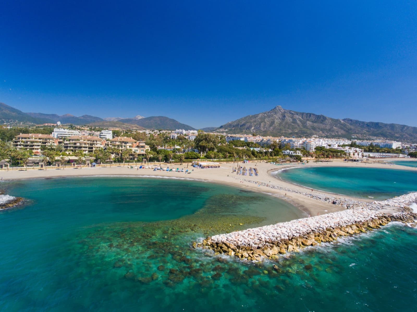 Kustlijn met vastgoed aan de Costa del Sol